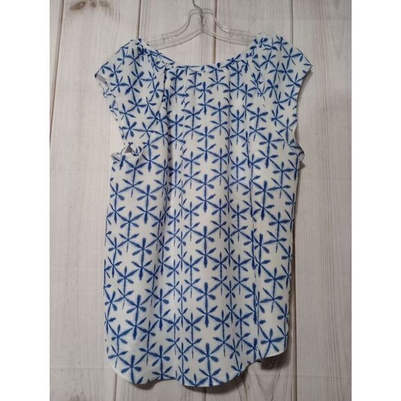 LOFT Outlet Shirt Ladies Medium‎ Blue White Blouse Capped Sleeve - Picture 2 of 7